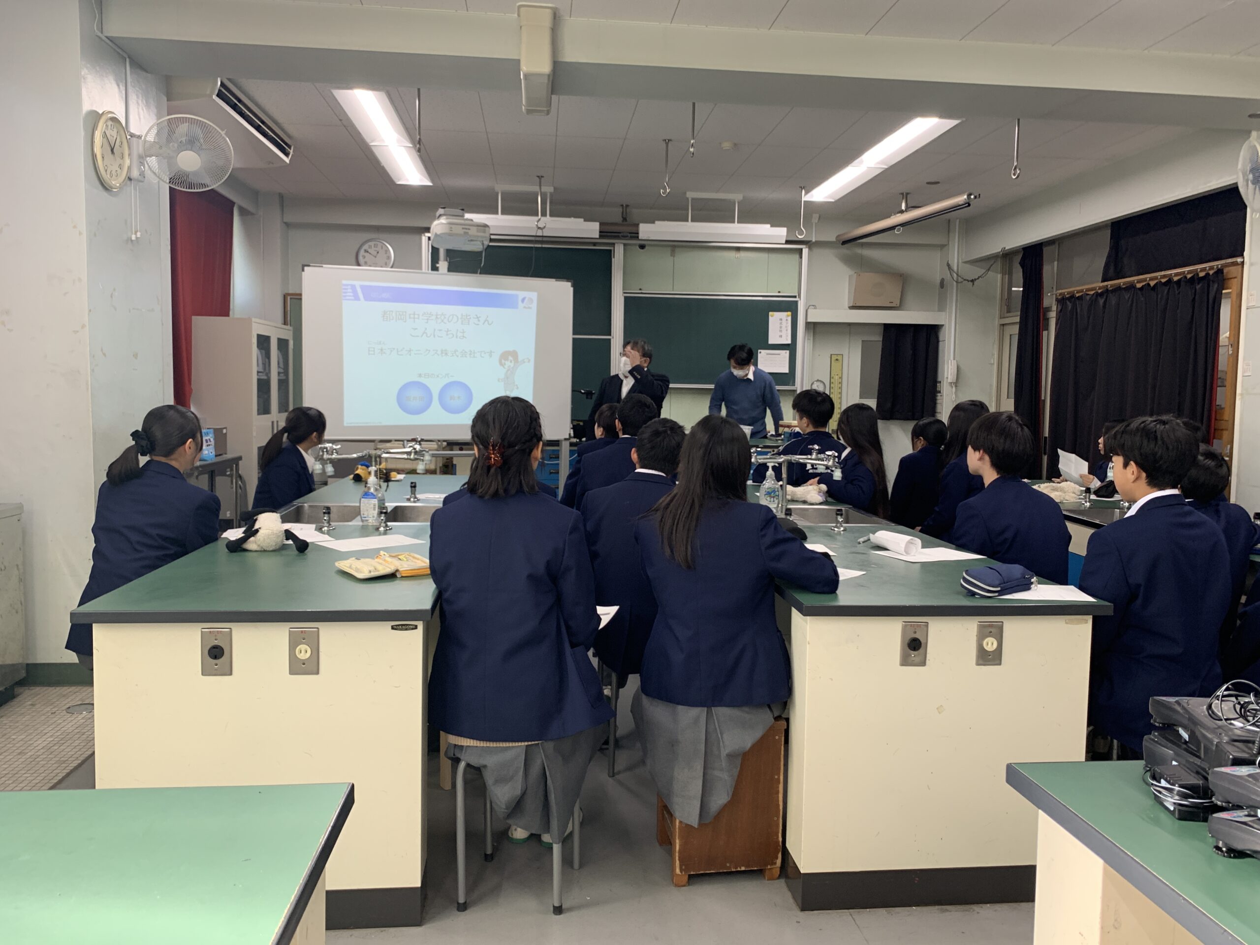 横浜市立都岡中学校職業講話中の様子